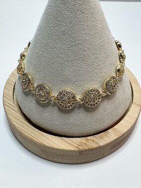 18k Gold Plated Pavé Disc Bracelet!